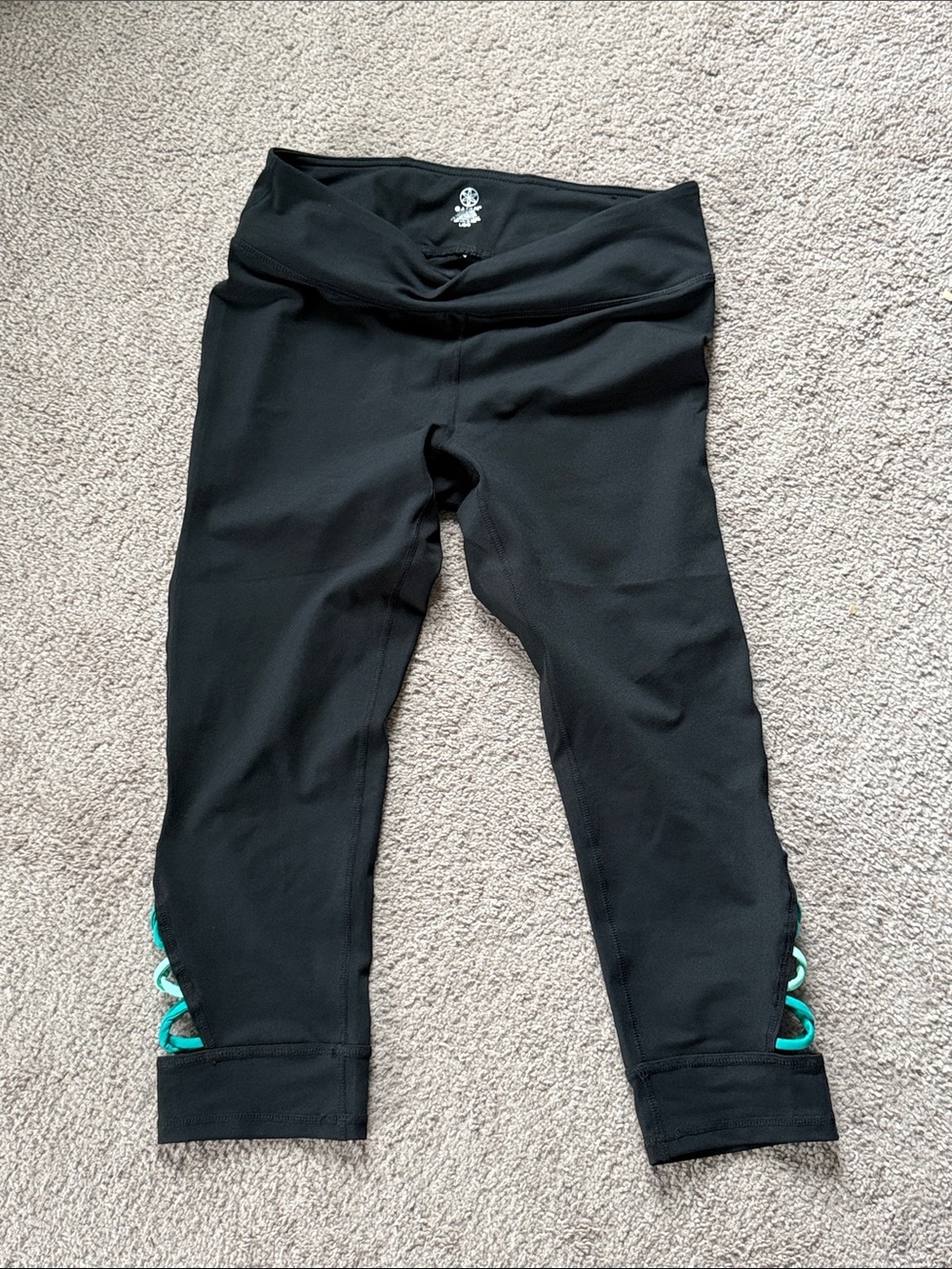 GAIAM Black Capri Leggings with Teal Accent